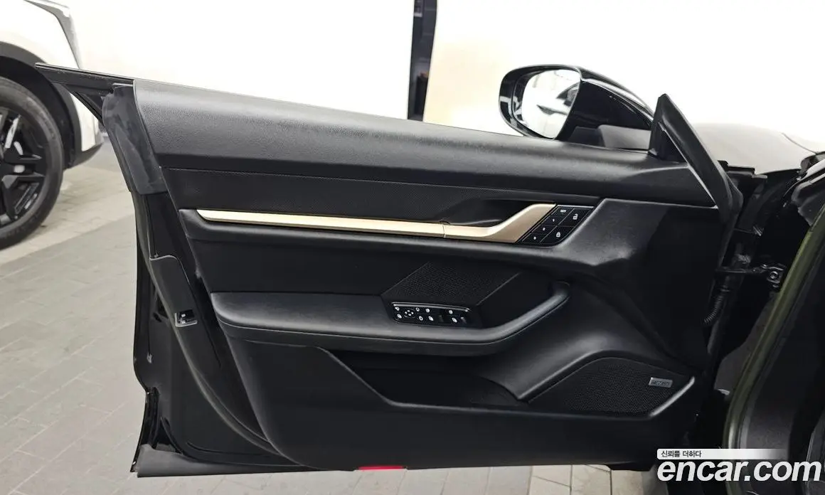 Porsche Taycan 2022 0.1 автомат (гидро), фото 14 Porsche Taycan 2022 0.1 автомат (гидро), фото 14