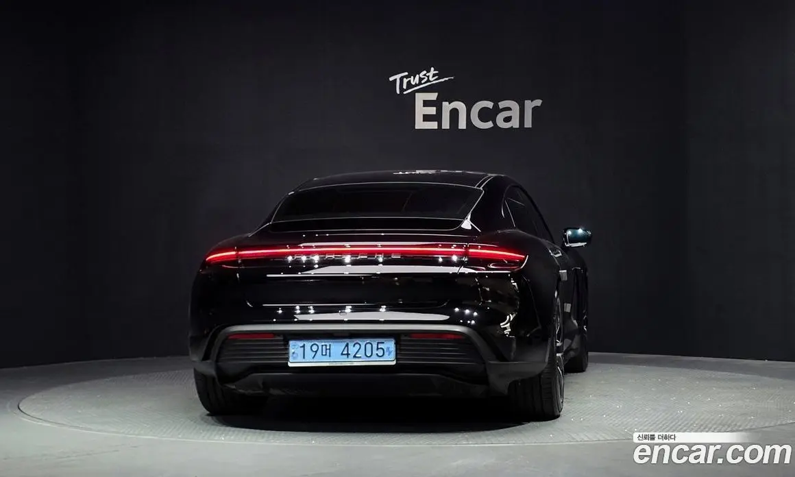 Porsche Taycan 2022 0.1 автомат (гидро), фото 4 Porsche Taycan 2022 0.1 автомат (гидро), фото 4