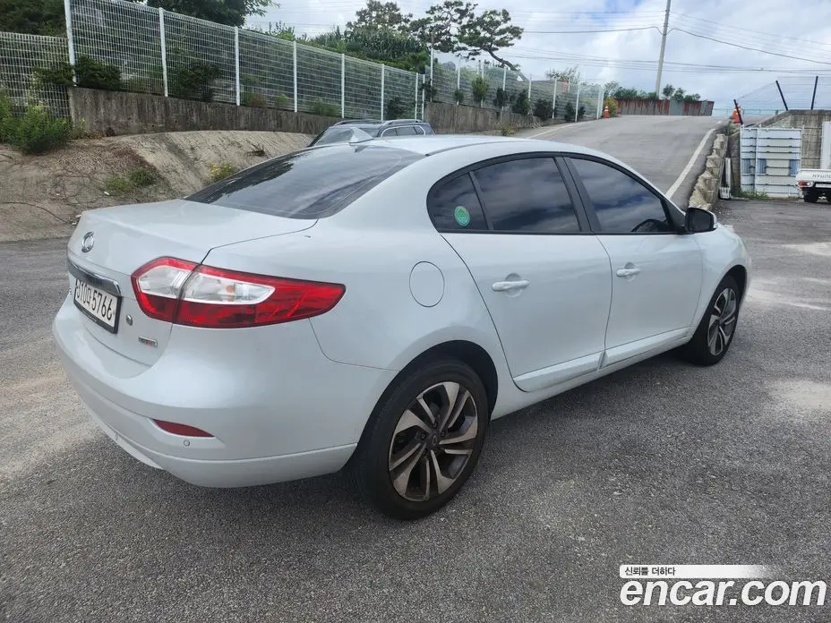 Renault (Samsung) SM3 2018 1.6 автомат (гидро), фото 5 Renault (Samsung) SM3 2018 1.6 автомат (гидро), фото 5