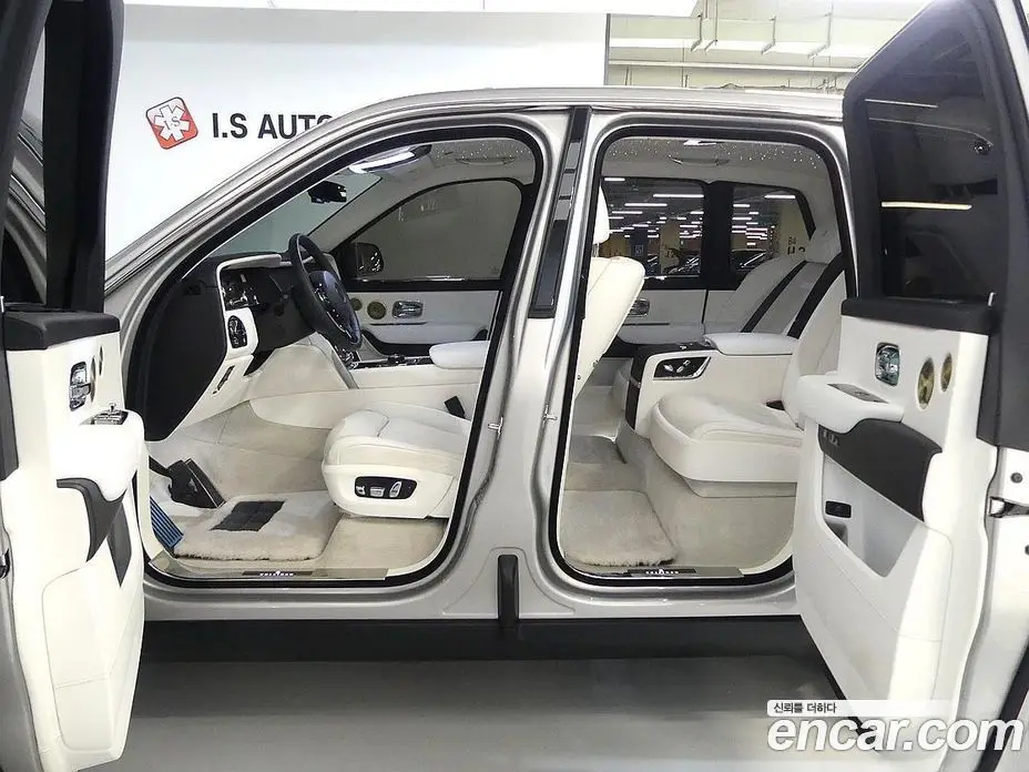 Rolls-Royce Cullinan 2023 6.7 автомат (гидро), фото 17 Rolls-Royce Cullinan 2023 6.7 автомат (гидро), фото 17