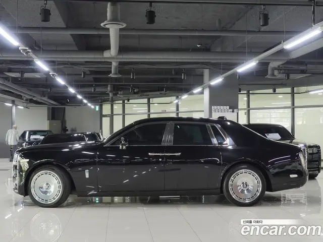 Rolls-Royce Phantom 2021 6.7 автомат (гидро), миниатюра 2 Rolls-Royce Phantom 2021 6.7 автомат (гидро), миниатюра 2