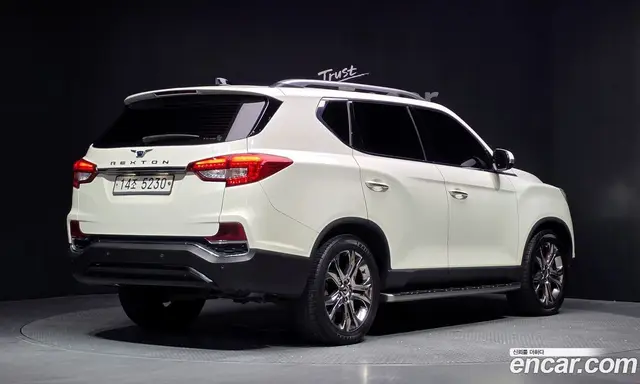 SsangYong Rexton 2017 2.2 автомат (гидро), миниатюра 2 SsangYong Rexton 2017 2.2 автомат (гидро), миниатюра 2