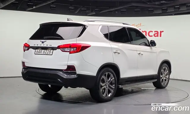 SsangYong Rexton 2017 2.2 автомат (гидро), миниатюра 2 SsangYong Rexton 2017 2.2 автомат (гидро), миниатюра 2