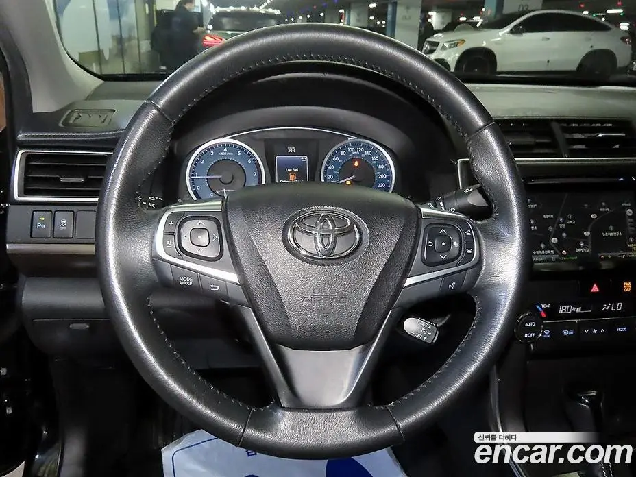 Toyota Camry 2015 2.5 автомат (гидро), фото 18 Toyota Camry 2015 2.5 автомат (гидро), фото 18