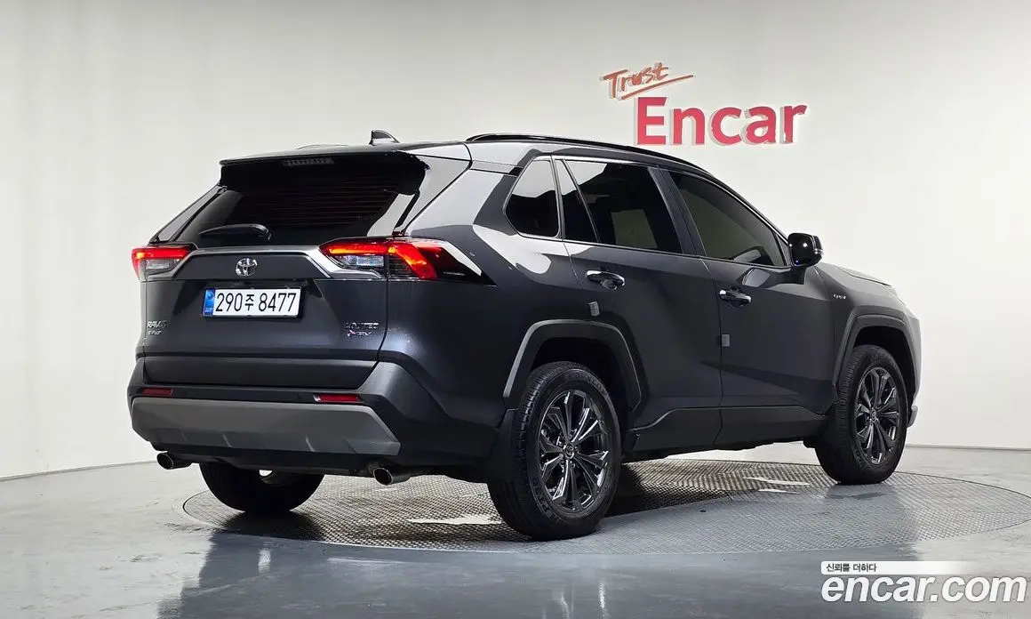 Toyota RAV4 2025 2.5 автомат (гидро), фото 2 Toyota RAV4 2025 2.5 автомат (гидро), фото 2