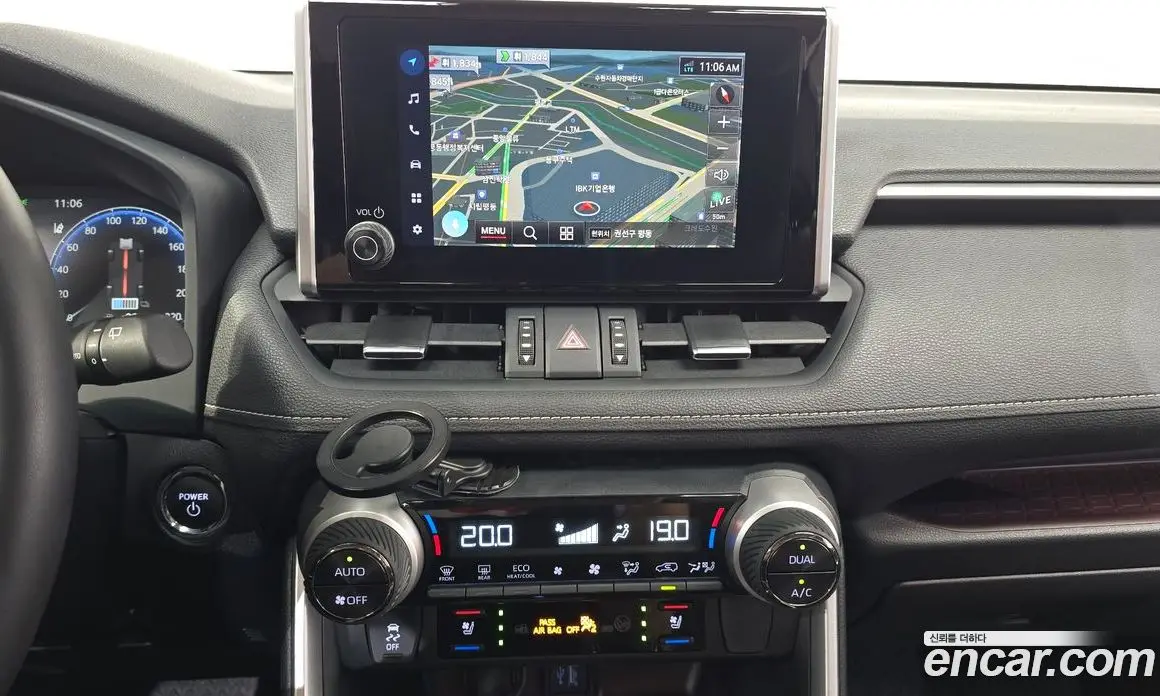 Toyota RAV4 2025 2.5 автомат (гидро), фото 18 Toyota RAV4 2025 2.5 автомат (гидро), фото 18