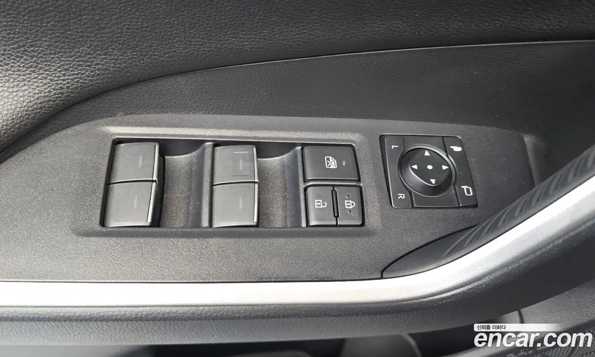 Toyota RAV4 2025 2.5 автомат (гидро), фото 26 Toyota RAV4 2025 2.5 автомат (гидро), фото 26