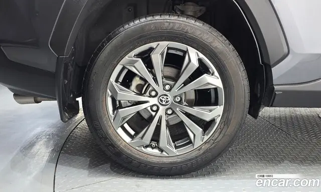 Toyota RAV4 2025 2.5 автомат (гидро), миниатюра 5 Toyota RAV4 2025 2.5 автомат (гидро), миниатюра 5