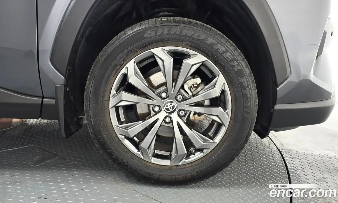 Toyota RAV4 2025 2.5 автомат (гидро), фото 7 Toyota RAV4 2025 2.5 автомат (гидро), фото 7