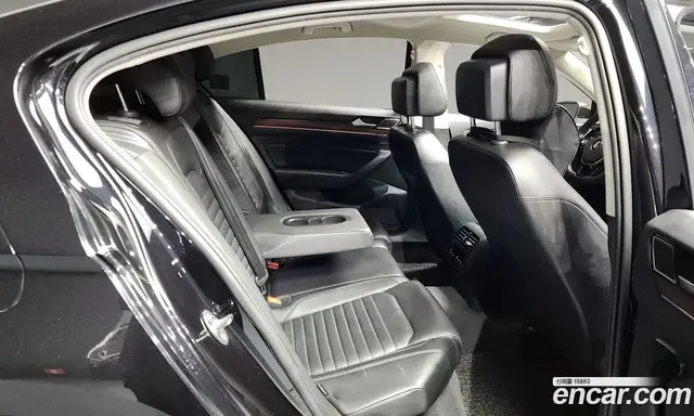 Volkswagen Passat 2018 2.0 автомат (гидро), миниатюра 12
