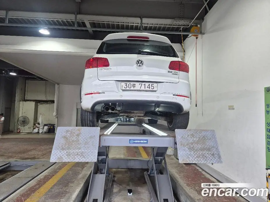 Volkswagen Tiguan 2014 2.0 автомат (гидро), фото 2 Volkswagen Tiguan 2014 2.0 автомат (гидро), фото 2