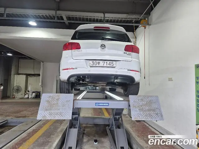 Volkswagen Tiguan 2014 2.0 автомат (гидро), миниатюра 2 Volkswagen Tiguan 2014 2.0 автомат (гидро), миниатюра 2