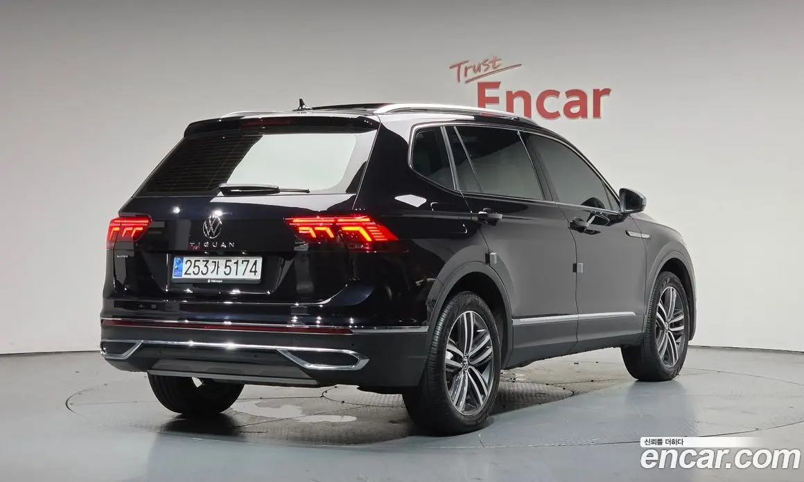 Volkswagen Tiguan 2023 2.0 автомат (гидро), фото 1 Volkswagen Tiguan 2023 2.0 автомат (гидро), фото 1
