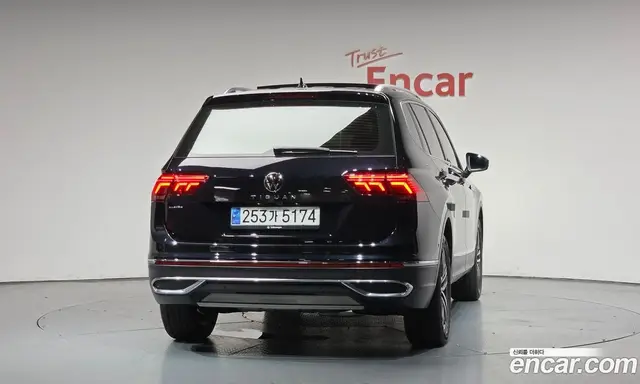 Volkswagen Tiguan 2023 2.0 автомат (гидро), миниатюра 3 Volkswagen Tiguan 2023 2.0 автомат (гидро), миниатюра 3
