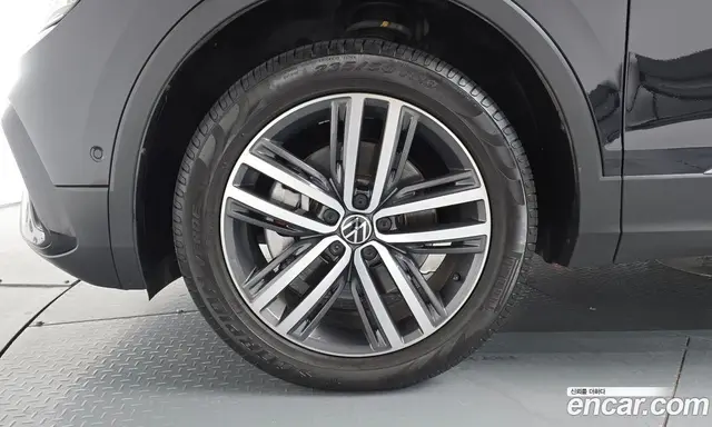 Volkswagen Tiguan 2023 2.0 автомат (гидро), миниатюра 4 Volkswagen Tiguan 2023 2.0 автомат (гидро), миниатюра 4