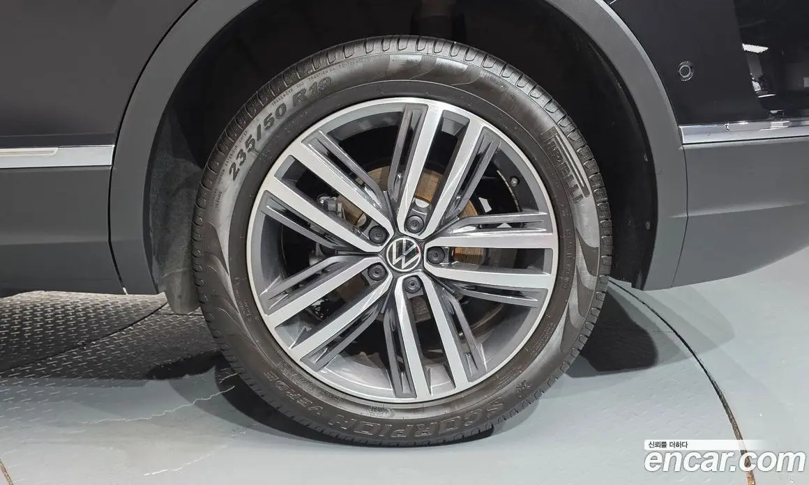 Volkswagen Tiguan 2023 2.0 автомат (гидро), фото 6 Volkswagen Tiguan 2023 2.0 автомат (гидро), фото 6