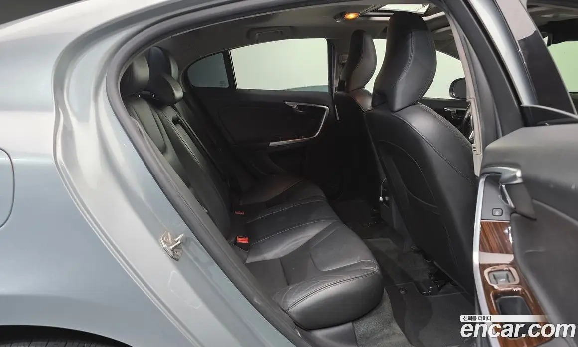 Volvo S60 2016 2.0 автомат (гидро), фото 11 Volvo S60 2016 2.0 автомат (гидро), фото 11