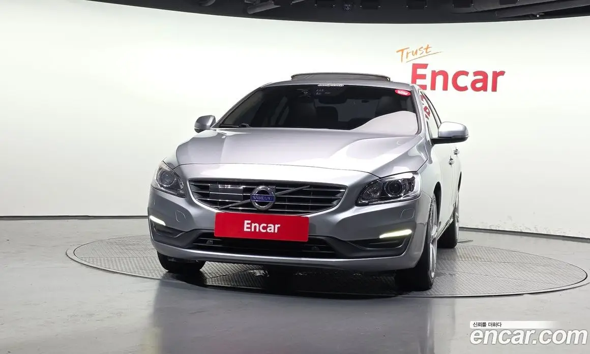 Volvo S60 2016 2.0 автомат (гидро), фото 3 Volvo S60 2016 2.0 автомат (гидро), фото 3