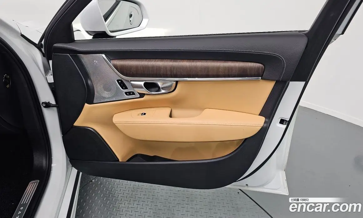Volvo S90 2023 2.0 автомат (гидро), фото 14 Volvo S90 2023 2.0 автомат (гидро), фото 14