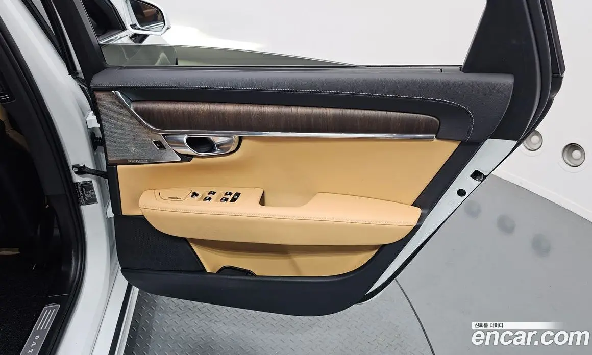 Volvo S90 2023 2.0 автомат (гидро), фото 15 Volvo S90 2023 2.0 автомат (гидро), фото 15