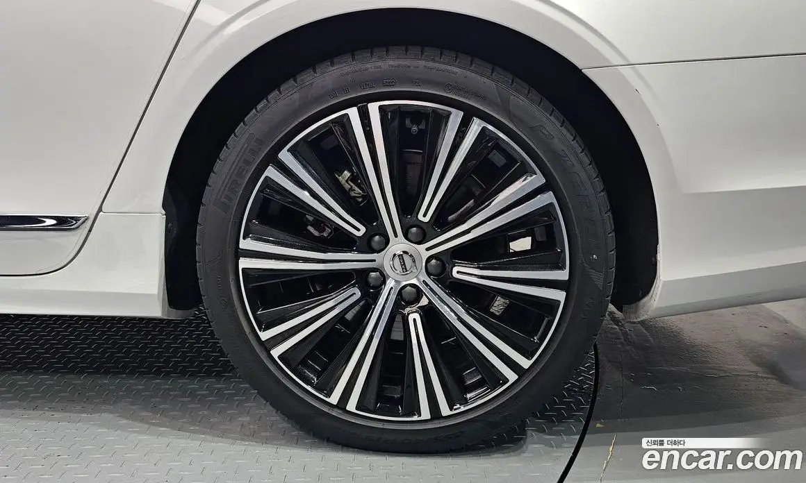 Volvo S90 2023 2.0 автомат (гидро), фото 7 Volvo S90 2023 2.0 автомат (гидро), фото 7