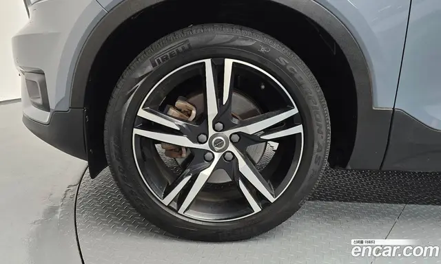 Volvo XC40 2020 2.0 автомат (гидро), миниатюра 5 Volvo XC40 2020 2.0 автомат (гидро), миниатюра 5