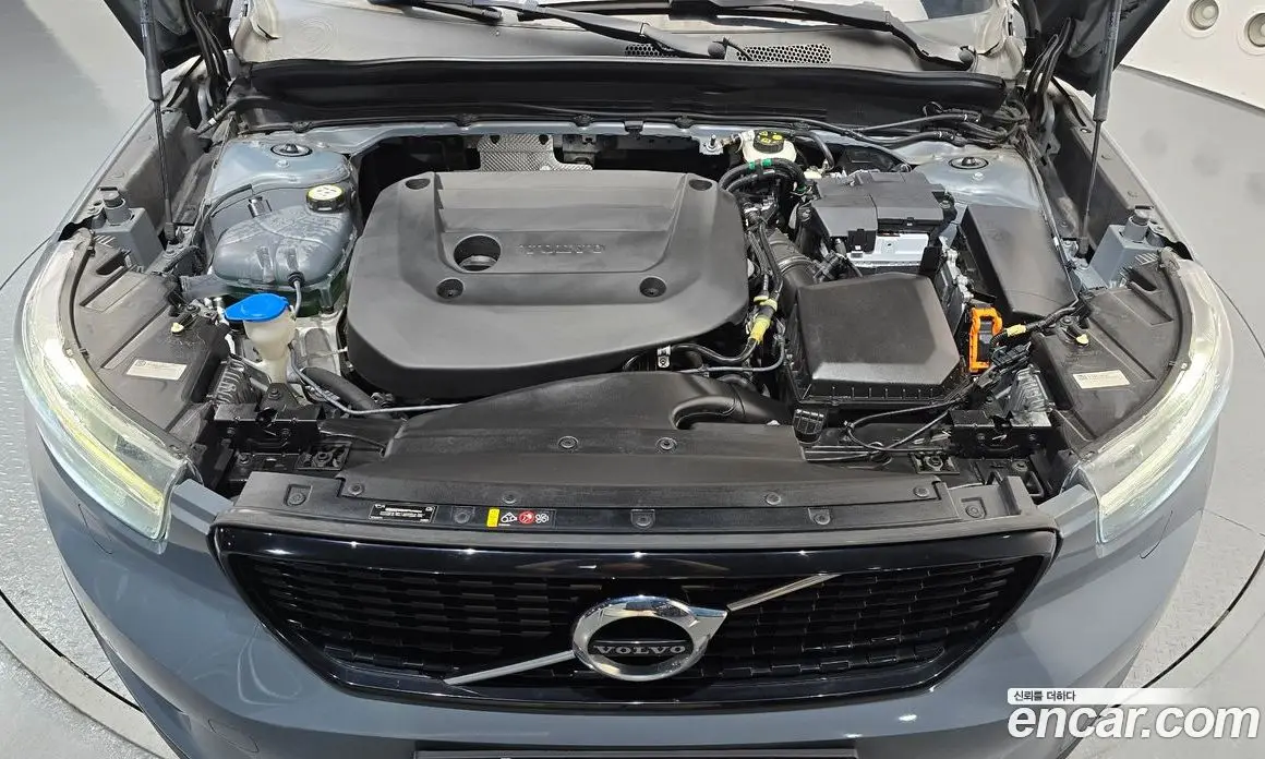 Volvo XC40 2020 2.0 автомат (гидро), фото 6 Volvo XC40 2020 2.0 автомат (гидро), фото 6