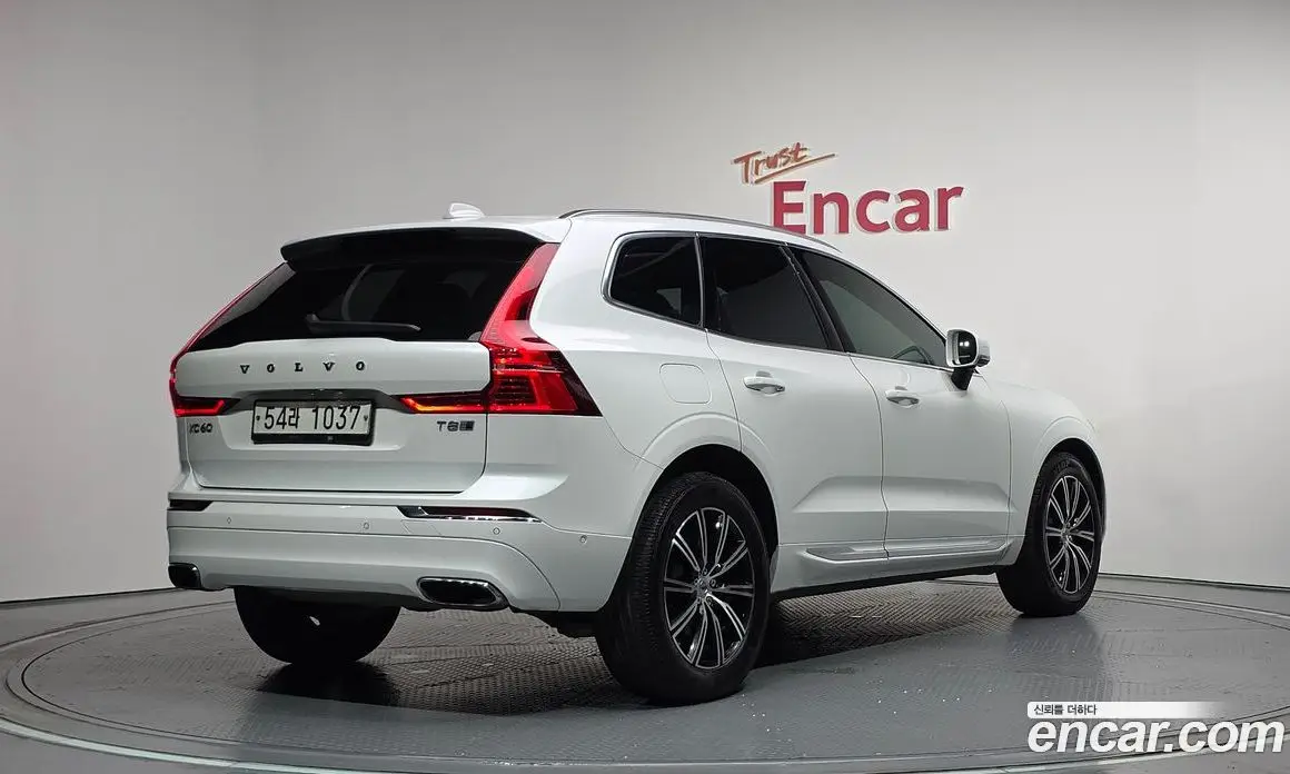 Volvo XC60 2018 2.0 автомат (гидро), фото 2 Volvo XC60 2018 2.0 автомат (гидро), фото 2