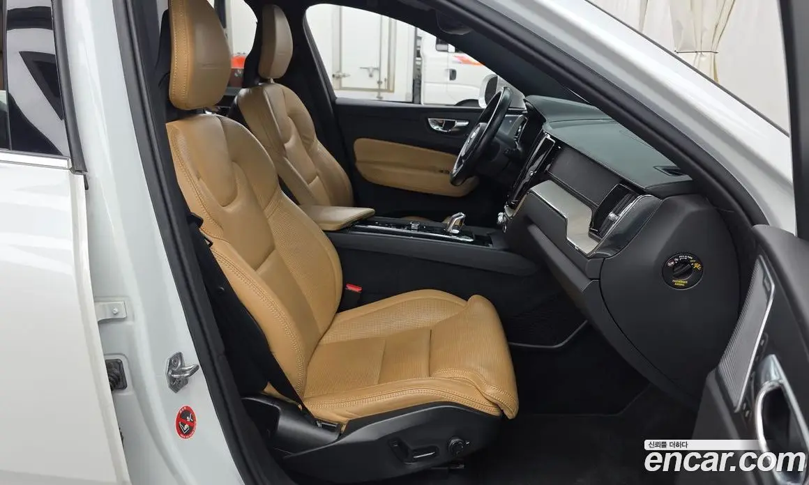 Volvo XC60 2018 2.0 автомат (гидро), фото 17 Volvo XC60 2018 2.0 автомат (гидро), фото 17