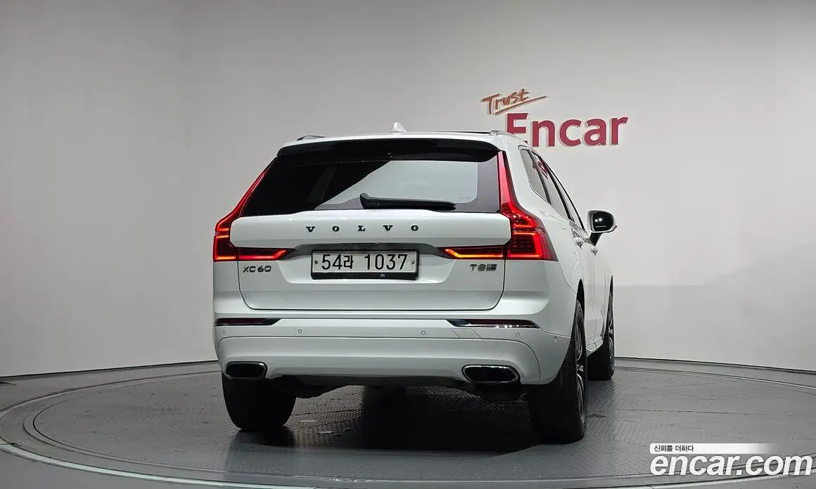 Volvo XC60 2018 2.0 автомат (гидро), фото 4 Volvo XC60 2018 2.0 автомат (гидро), фото 4