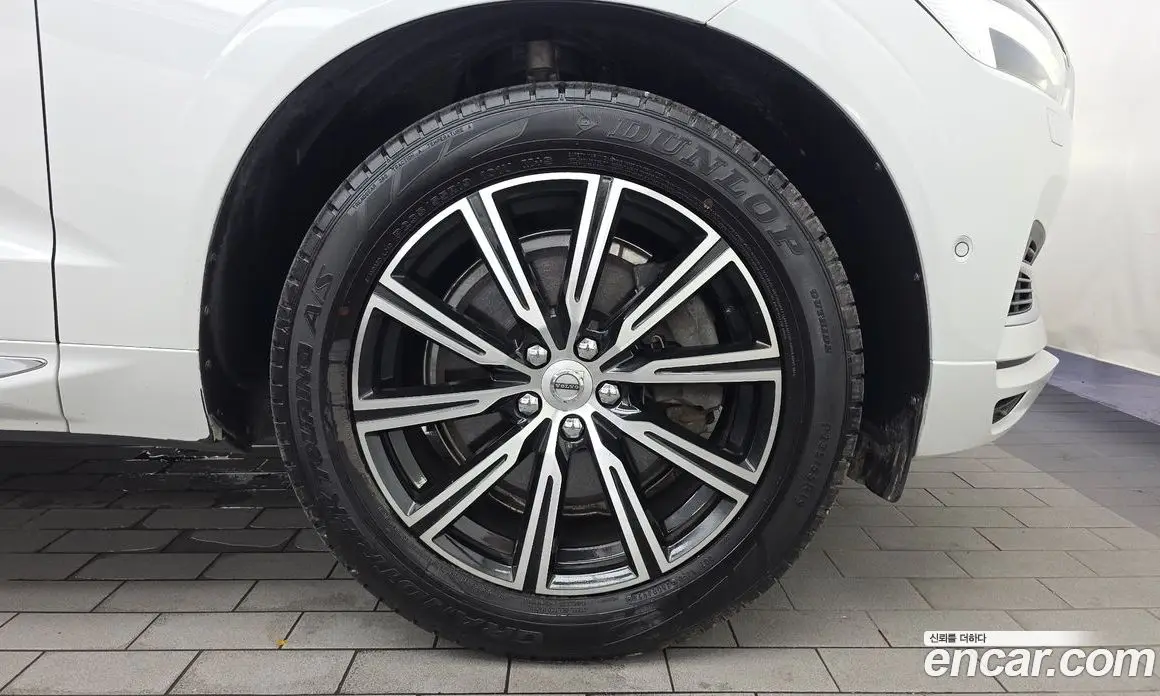 Volvo XC60 2018 2.0 автомат (гидро), фото 7 Volvo XC60 2018 2.0 автомат (гидро), фото 7