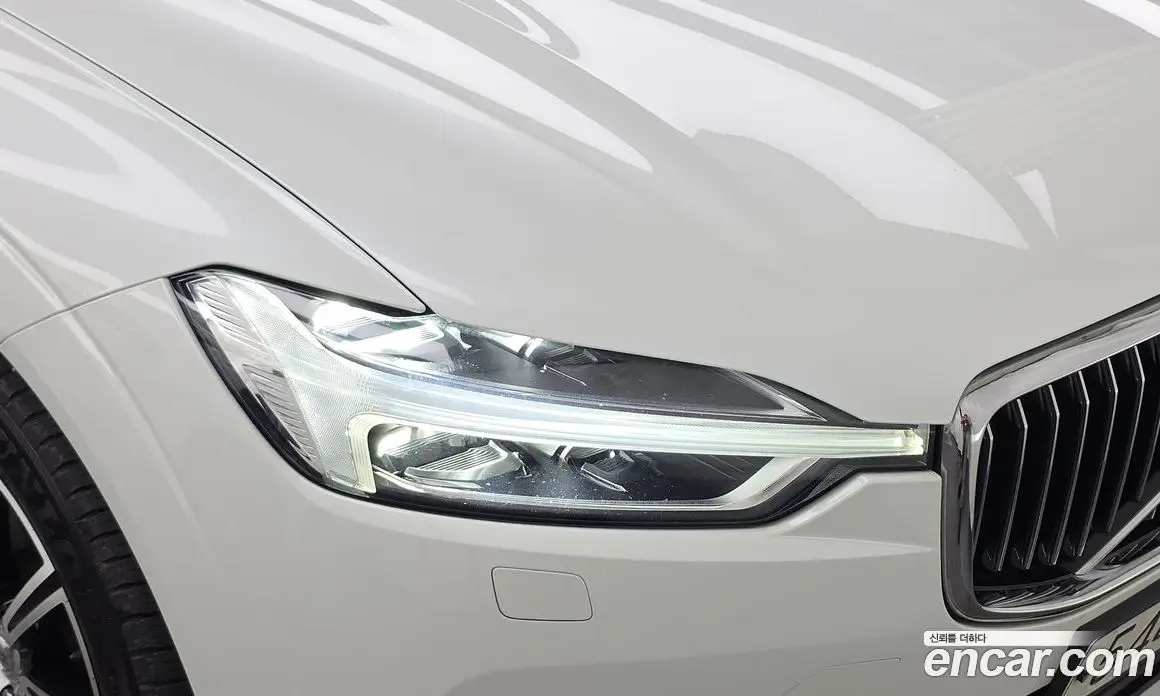 Volvo XC60 2018 2.0 автомат (гидро), фото 8 Volvo XC60 2018 2.0 автомат (гидро), фото 8