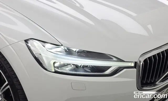 Volvo XC60 2018 2.0 автомат (гидро), миниатюра 8 Volvo XC60 2018 2.0 автомат (гидро), миниатюра 8