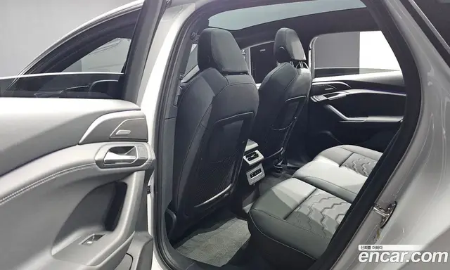 Audi A6 e-tron 2025 0.2 автомат (гидро), миниатюра 12