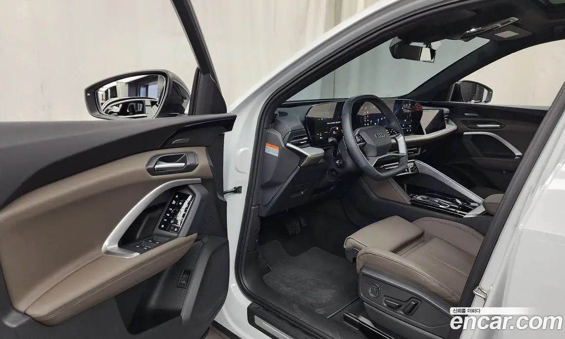 Audi Q5 2025 2.0 автомат (гидро), фото 10