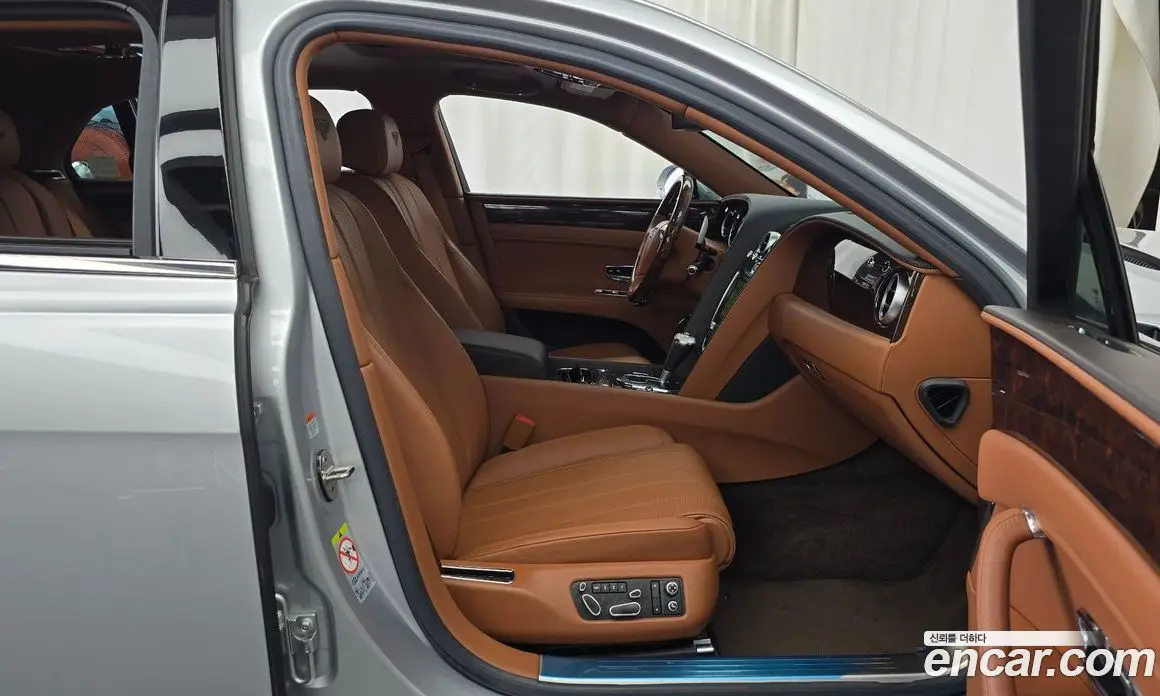 Bentley Flying Spur 2015 4.0 автомат (гидро), фото 11 Bentley Flying Spur 2015 4.0 автомат (гидро), фото 11