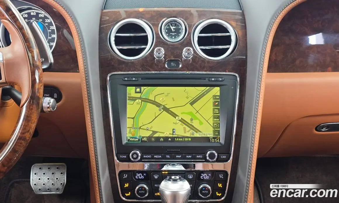 Bentley Flying Spur 2015 4.0 автомат (гидро), фото 14 Bentley Flying Spur 2015 4.0 автомат (гидро), фото 14