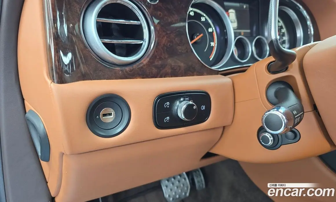 Bentley Flying Spur 2015 4.0 автомат (гидро), фото 16 Bentley Flying Spur 2015 4.0 автомат (гидро), фото 16