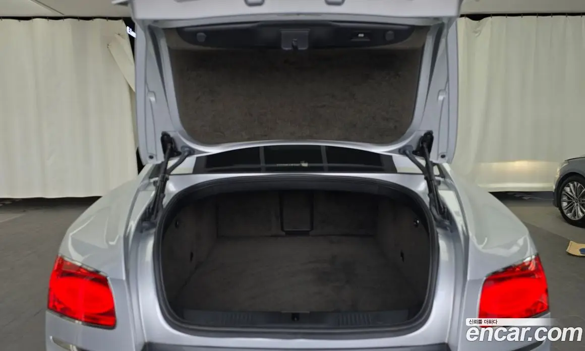 Bentley Flying Spur 2015 4.0 автомат (гидро), фото 20 Bentley Flying Spur 2015 4.0 автомат (гидро), фото 20