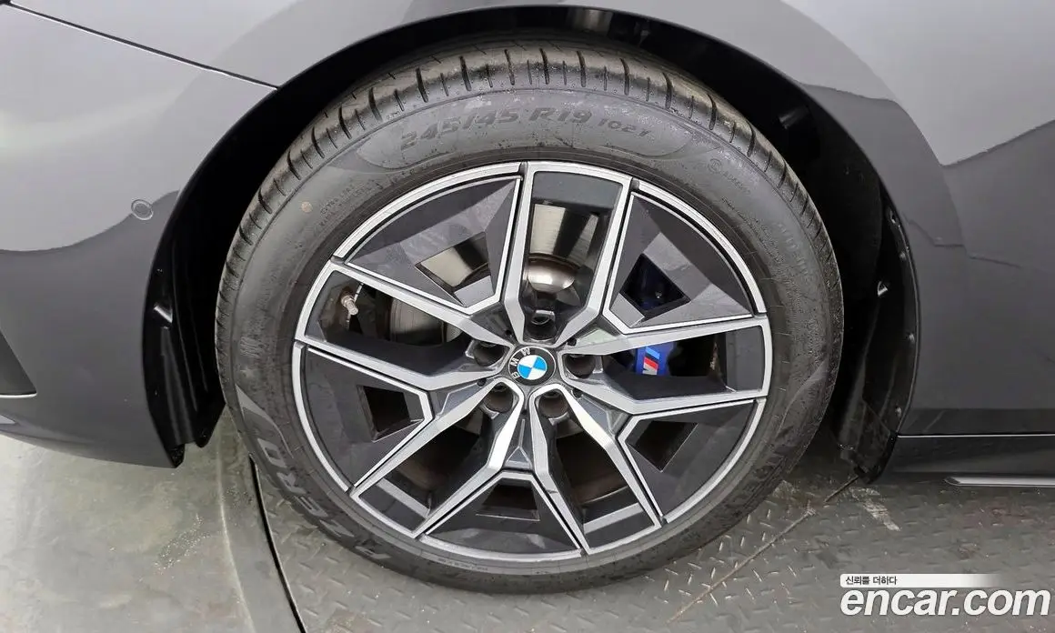 BMW 5 серия 2025 2.0 автомат (гидро), фото 5 BMW 5 серия 2025 2.0 автомат (гидро), фото 5