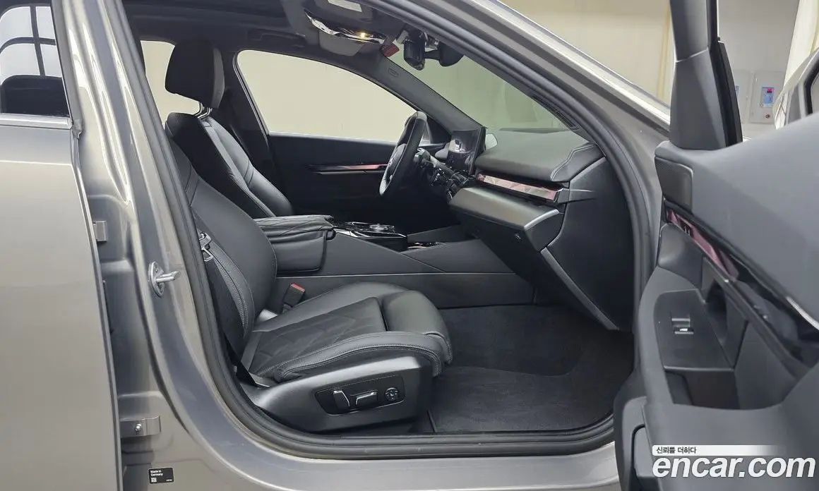BMW 5 серия 2025 2.0 автомат (гидро), фото 15