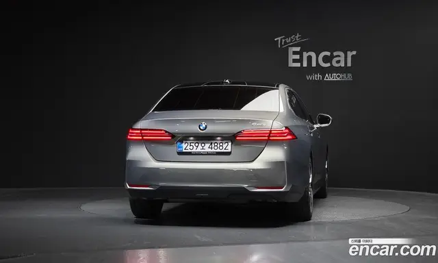 BMW 5 серия 2025 2.0 автомат (гидро), миниатюра 3