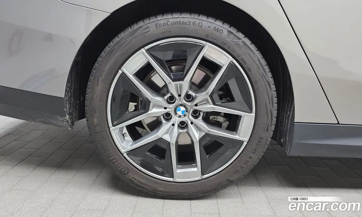 BMW 5 серия 2025 2.0 автомат (гидро), фото 4