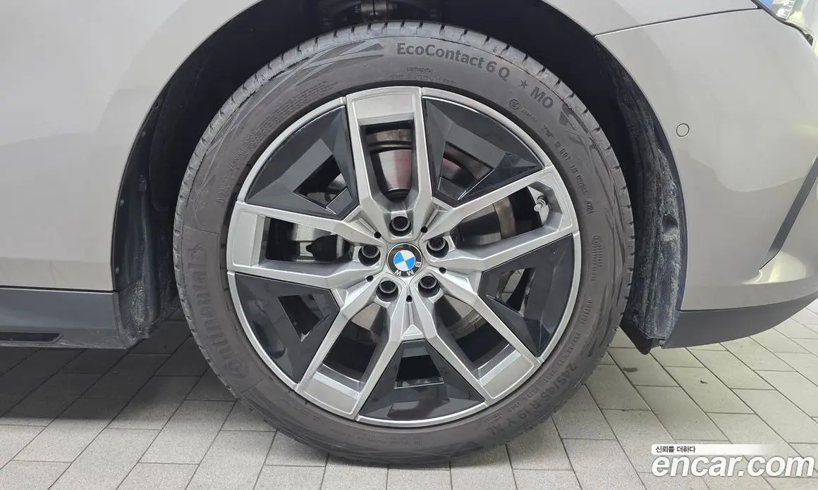 BMW 5 серия 2025 2.0 автомат (гидро), фото 6