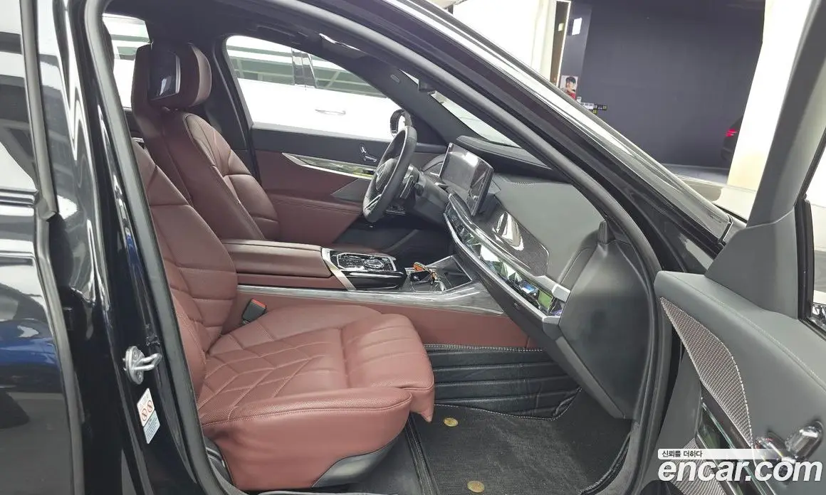 BMW 7 серия 2024 3.0 автомат (гидро), фото 16