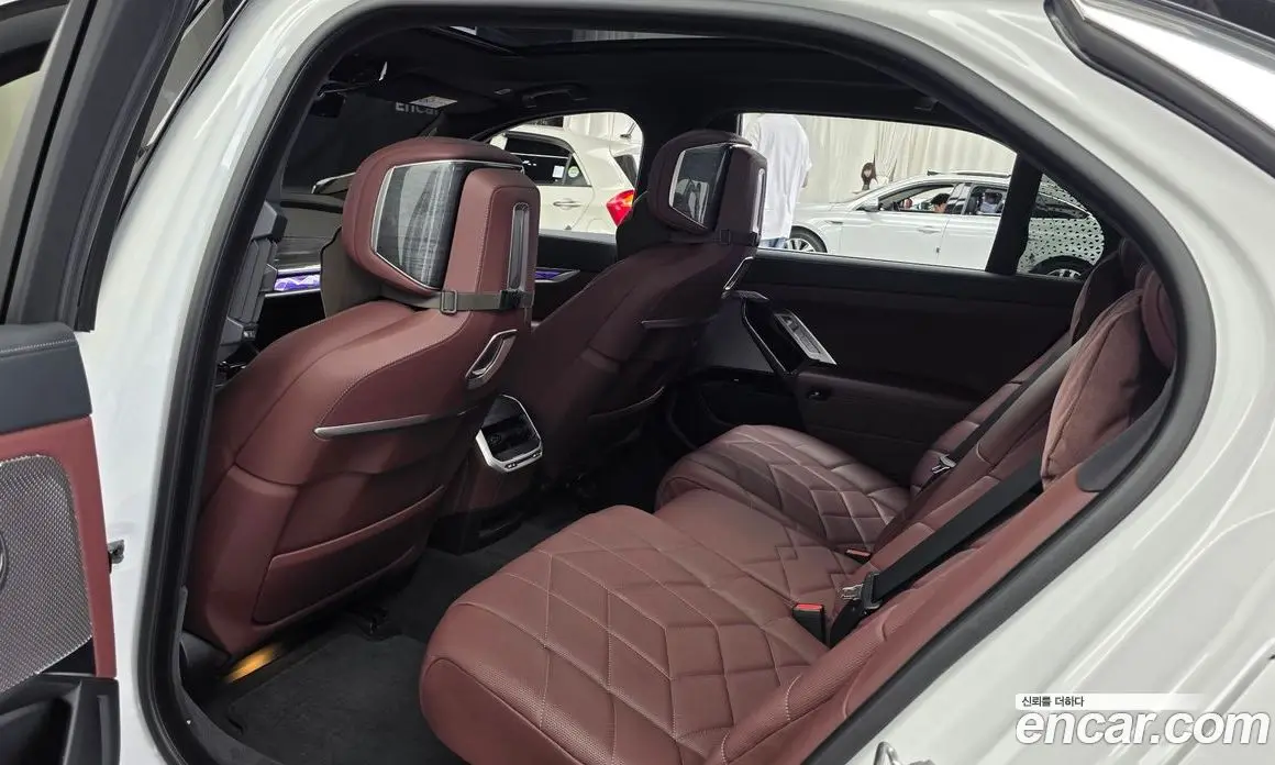 BMW 7 серия 2024 3.0 автомат (гидро), фото 16 BMW 7 серия 2024 3.0 автомат (гидро), фото 16
