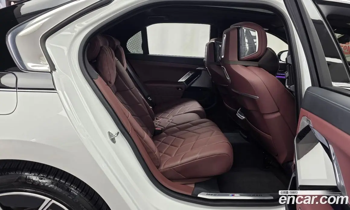 BMW 7 серия 2024 3.0 автомат (гидро), фото 18 BMW 7 серия 2024 3.0 автомат (гидро), фото 18