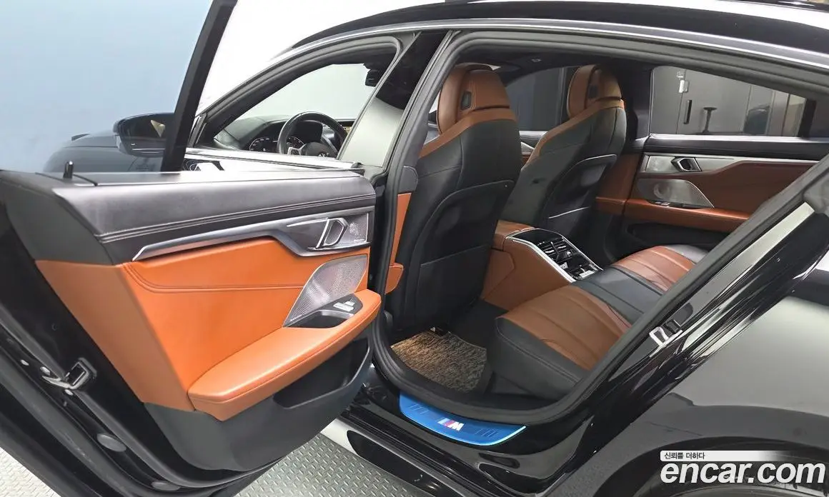 BMW 8 серия 2023 4.4 автомат (гидро), фото 15 BMW 8 серия 2023 4.4 автомат (гидро), фото 15