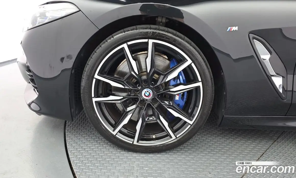 BMW 8 серия 2023 4.4 автомат (гидро), фото 4 BMW 8 серия 2023 4.4 автомат (гидро), фото 4