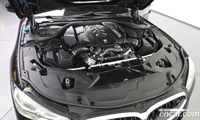 BMW 8 серия 2023 4.4 автомат (гидро), миниатюра 5 BMW 8 серия 2023 4.4 автомат (гидро), миниатюра 5